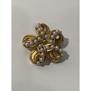 Vintage Faux Pearl Brooch